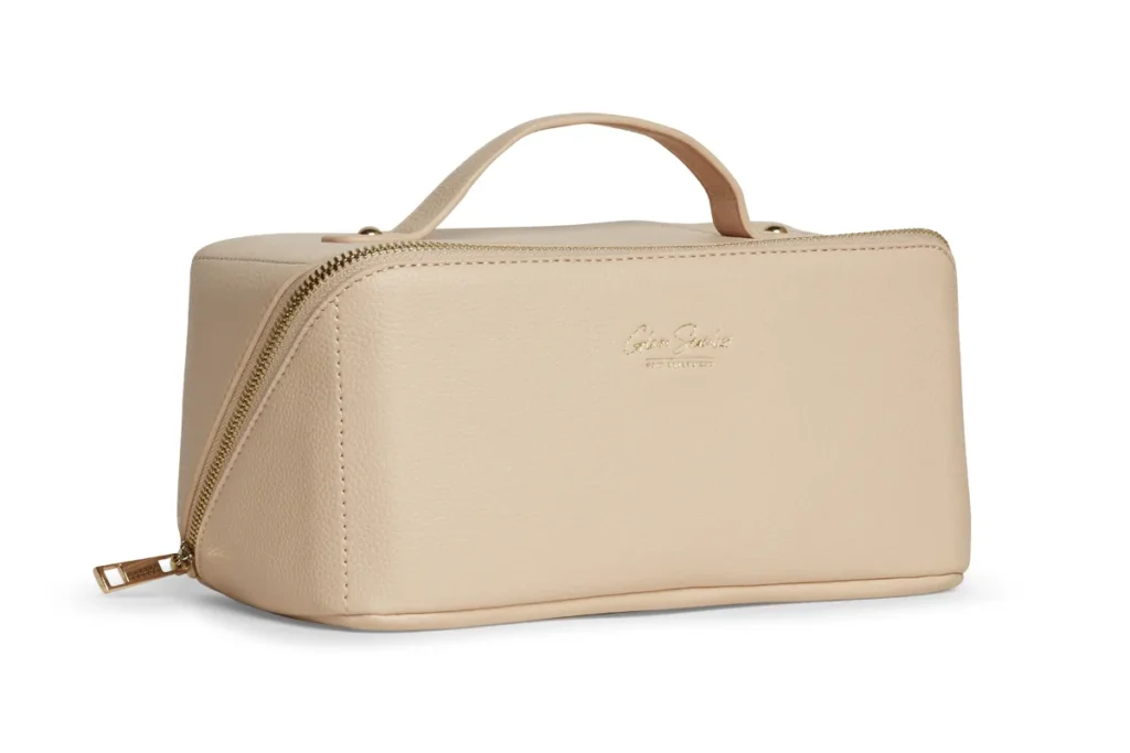 Hand bag image editing